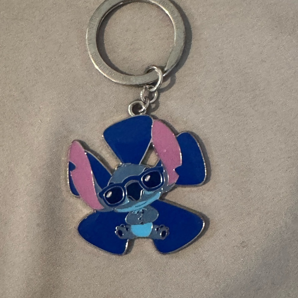 ☀️Stitch keychain - Picture 2 of 3